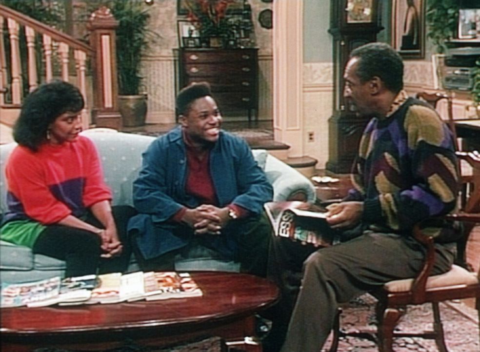 Theo (Malcolm-Jamal Warner, M.) bringt seinen Eltern Clair (Phylicia Rashad, l.) und Cliff (Bill Cosby) gute Nachrichten: Die regelmäßigen Kurse g... - Bildquelle: Viacom