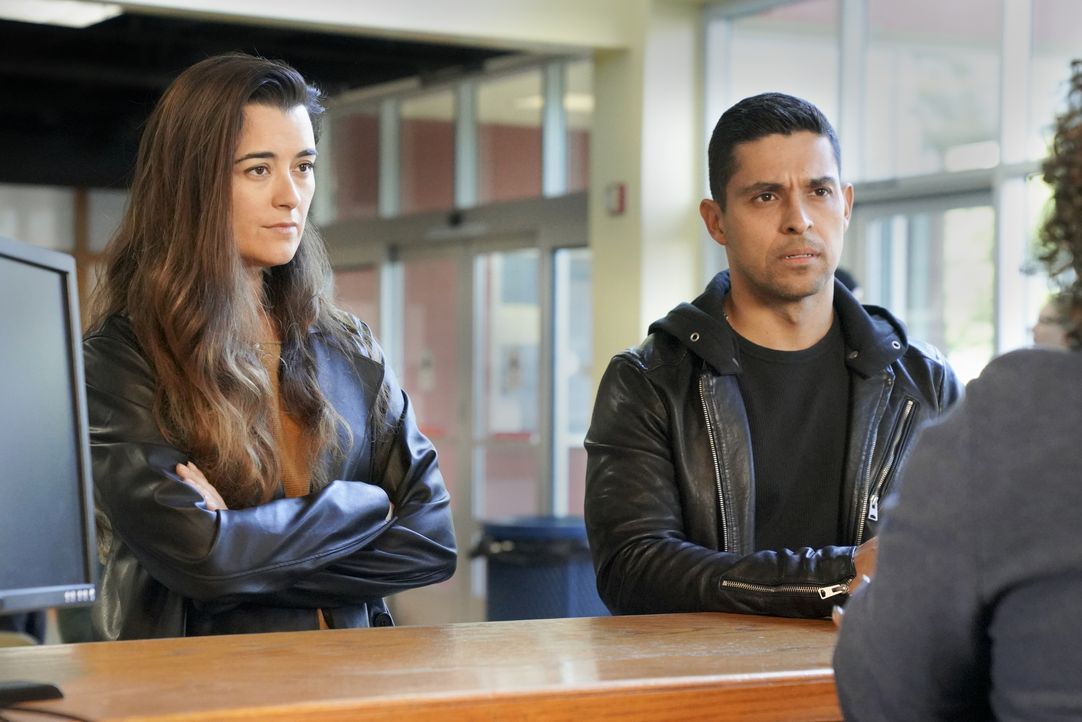 Ziva David (Cote de Pablo, l.); Nick Torres (Wilmer Valderrama, r.) - Bildquelle: Bill Inoshita © 2019 CBS Broadcasting, Inc. All Rights Reserved. / Bill Inoshita
