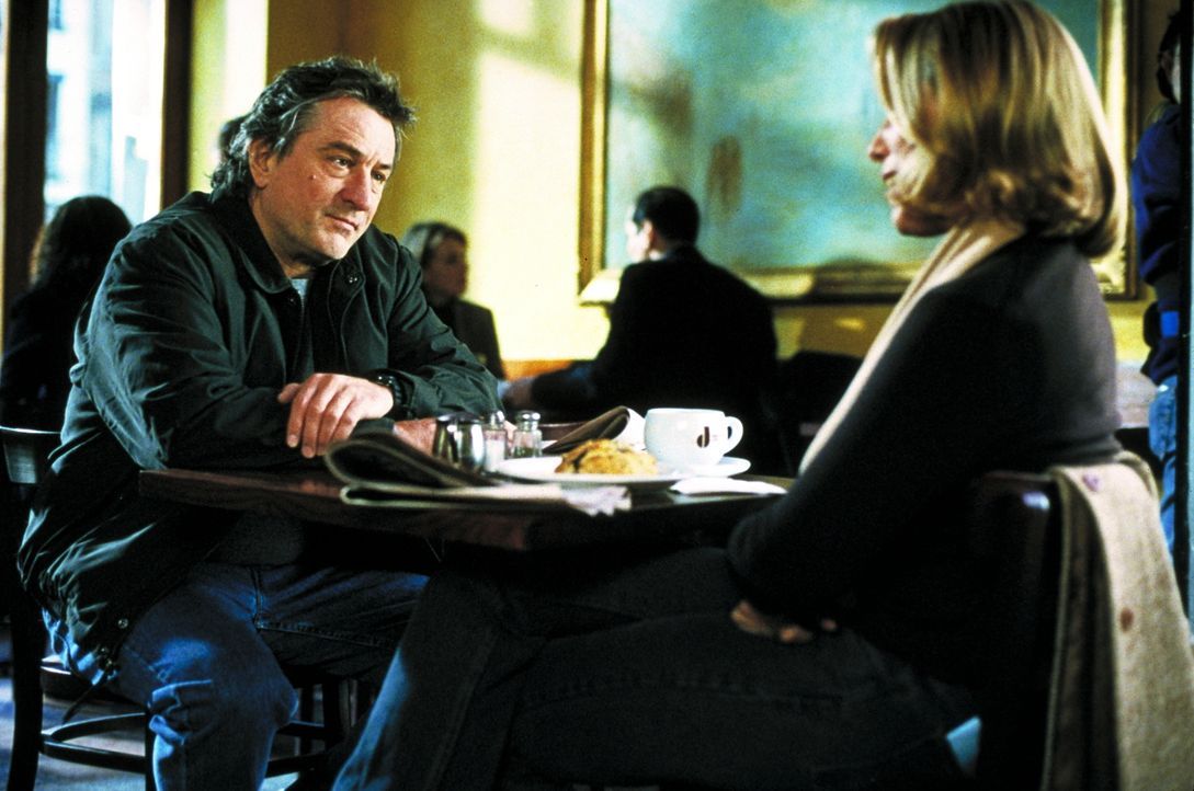 Detective Vincent LaMarca (Robert De Niro, l.); Michelle (Frances McDormand, r.) - Bildquelle: Beta Film