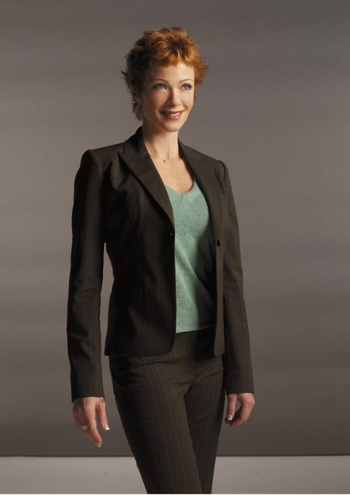 (3. Staffel) - Als neue Chefin möchte Jenny Shepard (Lauren Holly) möglichst geheim halten, dass sie und Gibbs vor sechs Jahren, während sie in Euro... - Bildquelle: CBS Television