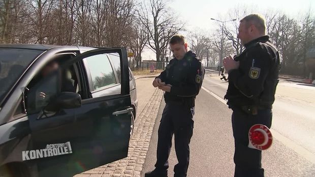 Achtung Kontrolle - Achtung Kontrolle! - Thema U.a.: Bundespolizei Zittau Kontrolliert Auffällige Fahrzeuge Im Grenzgebiet