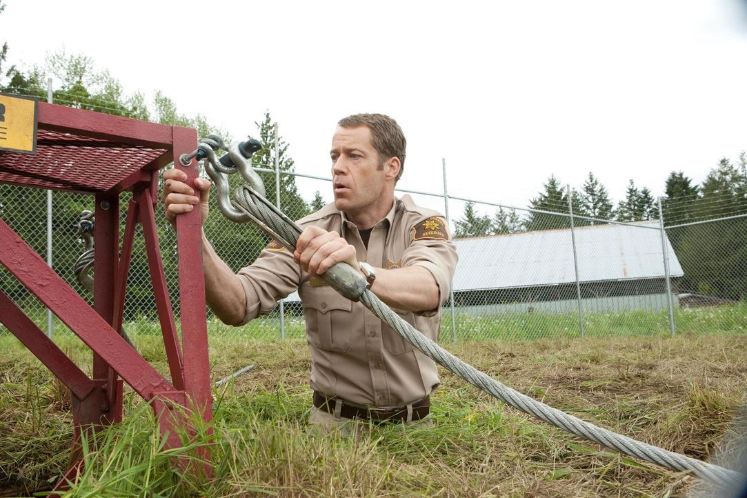 Versucht mit fragwürdigen Methoden Eureka vor einem Raketenangriff zu beschützen: Jack (Colin Ferguson) ... - Bildquelle: Universal Television