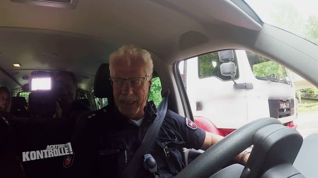 Achtung Kontrolle - Achtung Kontrolle! - Thema U.a.: Polizei Stoppt Gefährlichen Lkw-raser