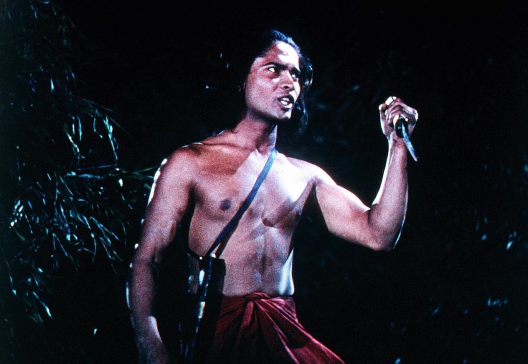 Mutig stellt sich Mowgli (Sabu) seinem Feind in den Weg ... - Bildquelle: United Artists