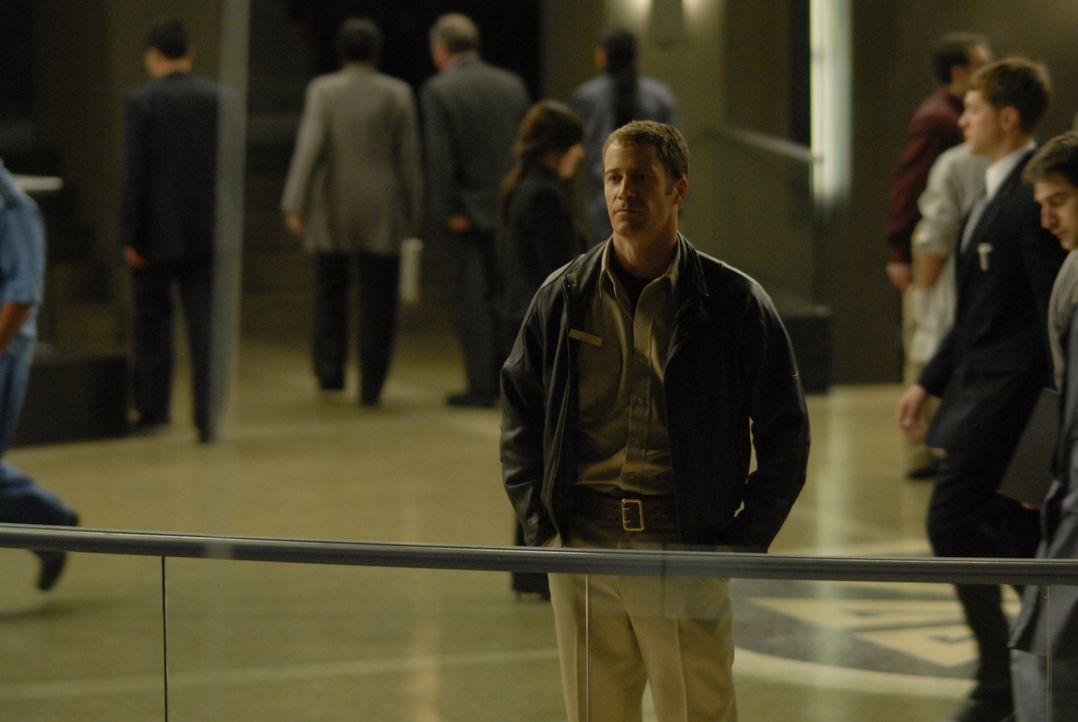 Als einziger "normaler" Mensch versucht Marshall Jack Carter (Colin Ferguson) in der Genie-Stadt "Eureka" Ordnung zu halten ... - Bildquelle: Universal Television