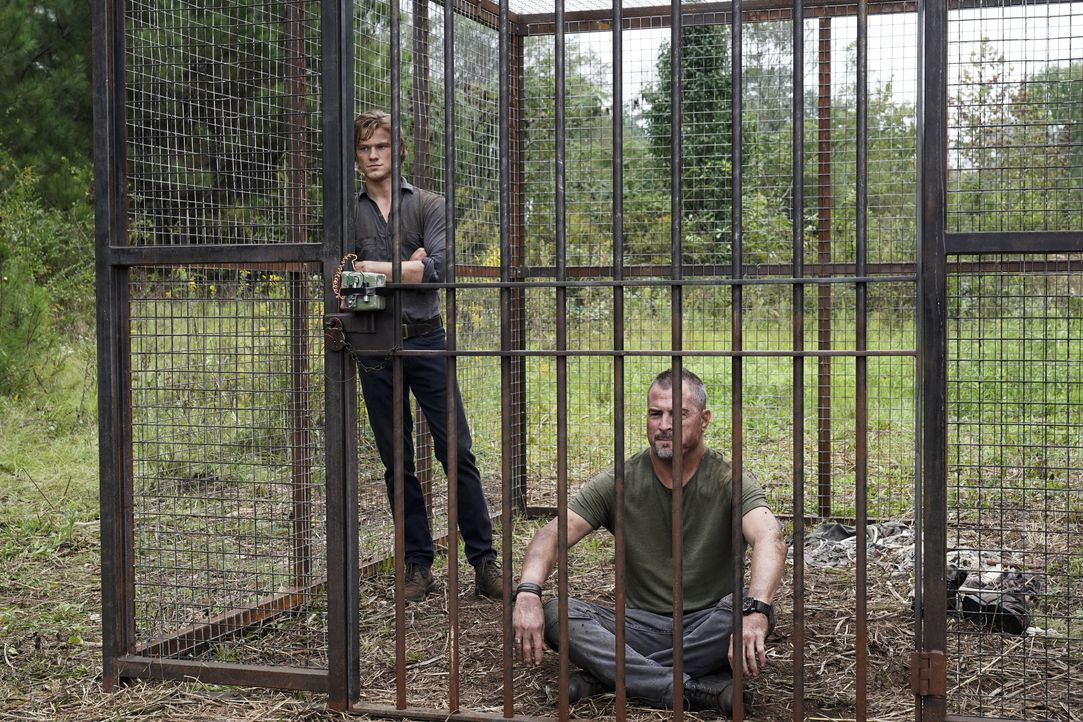 MacGyver (Lucas Till, l.); Jack Dalton (George Eads, r.) - Bildquelle: Jace Downs 2018 CBS Broadcasting, Inc. All Rights Reserved / Jace Downs