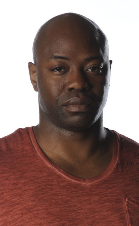 (2. Staffel) - Um Verbrechen aufklären zu können,  riskiert Leo (Dayo Ade) auch oft sein eigenes Leben ... - Bildquelle: CBC 2013