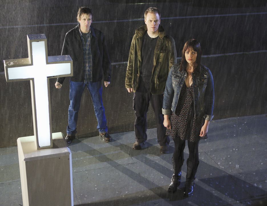 Böse Freunde: Tony (Chad Lindberg, l.), Matt (Matt McTighe, M.) und Yolanda (Samantha Shelton, r.) ... - Bildquelle: Matt Kennedy © 2011 American Broadcasting Companies, Inc. All rights reserved. / Matt Kennedy