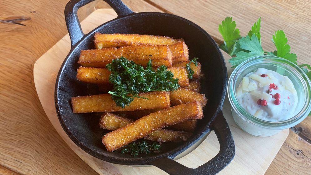 Mais-Ingwer-Fries mit Parmesan-Pfeffer-Dip