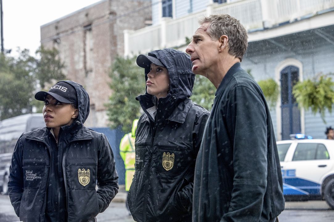 (v.l.n.r.) Sonja Percy (Shalite Grant); Tammy Gregorio (Vanessa Ferlito); Dwayne Pride (Scott Bakula) - Bildquelle: Skip Bolen 2017 CBS Broadcasting, Inc. All Rights Reserved / Skip Bolen