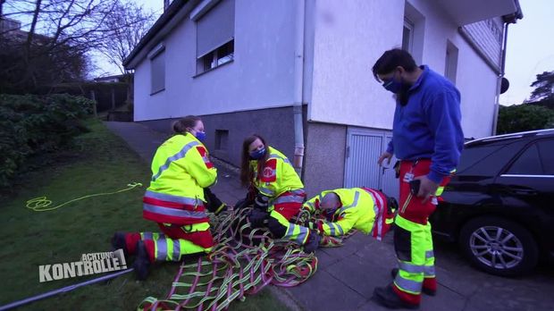 Achtung Kontrolle - Achtung Kontrolle! - Thema U.a.: Entlaufender Hund Auf Der Flucht - Tierrettung Essen