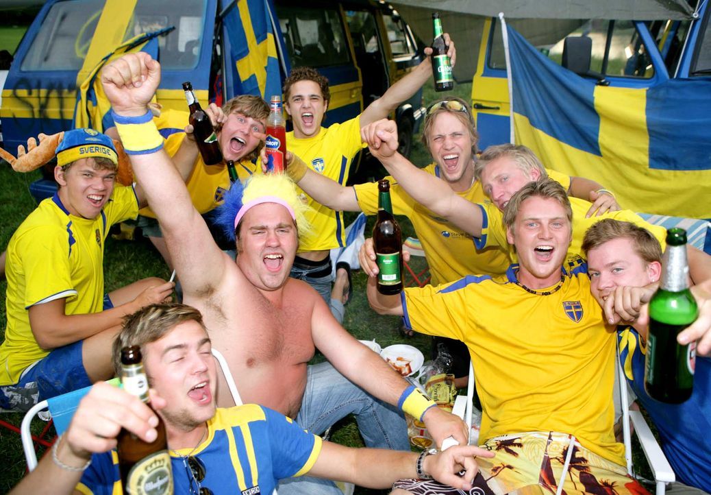 Fußball-Fan-Schweden-060619-dpa - Bildquelle: dpa