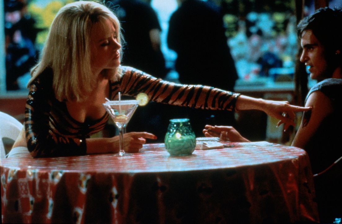 Dass seine Geliebte Suzanne (Nicole Kidman, l.) alles andere als unschuldig und hilfsbedürftig ist, bemerkt Larry (Matt Dillon, r.) leider zu spät .... - Bildquelle: Columbia Pictures