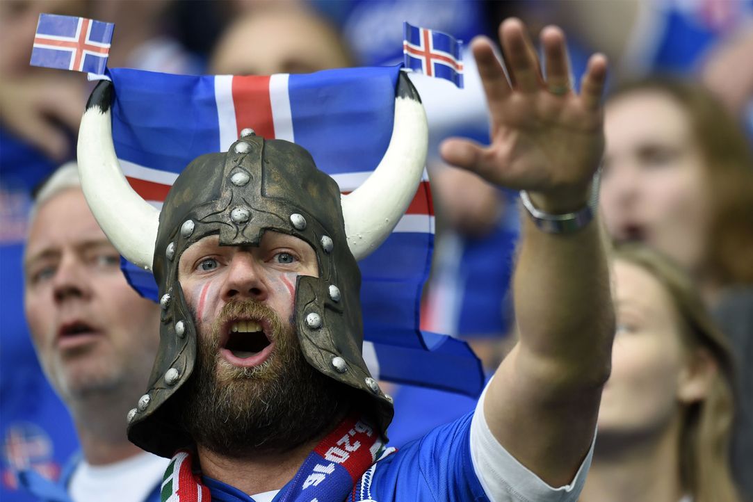 Iceland_supporter_PHILIPPE DESMAZES_AFP