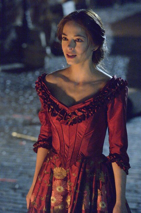 Als Cat im Tagebuch ihrer Urahnin Rebecca (Kristin Kreuk) eine Geschichte liest, die ihrem und Vincents Schicksal verblüffend ähnelt, macht sie sich... - Bildquelle: 2013 The CW Network, LLC. All rights reserved.