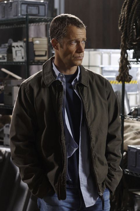 Nachdem Carter (Colin Ferguson) nicht mehr als Sheriff arbeitet, hat er ein Vorstellungsgespräch beim Heimatschutzministerium ... - Bildquelle: Universal Television