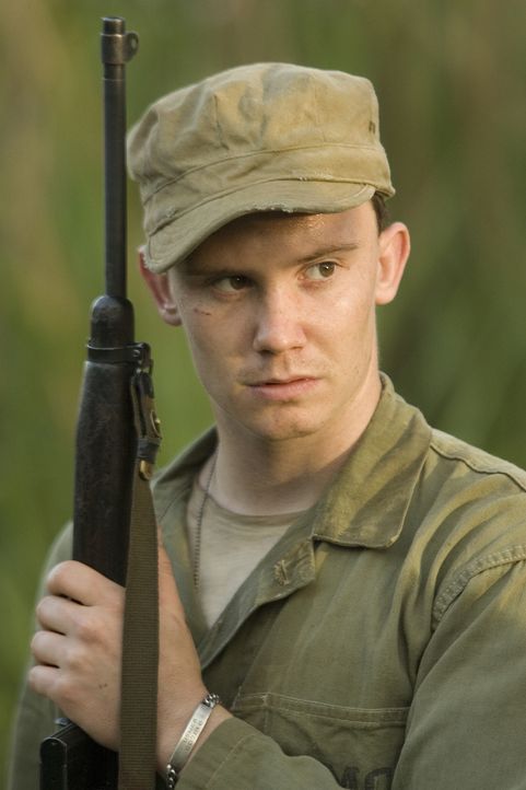 Auf in den Kampf! Den jungen Jay de l'Eau (Dylan Young) und die 1. US-Marinedivision erwartet in der Schlacht um Peleliu die Hölle ... - Bildquelle: Home Box Office Inc. All Rights Reserved.