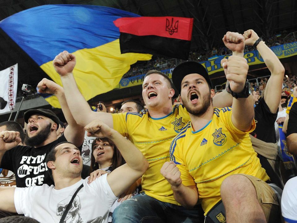 Fußball-Fan-Ukraine-120614-AFP - Bildquelle: AFP