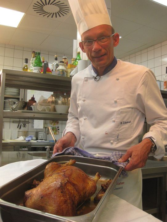 Küchenchef Heiko Zimmat aus Bad Segeberg zeigt in fünf Schritten, wie die perfekte Weihnachtsgans gelingt - von der Fleischauswahl bis hin zum Tra... - Bildquelle: kabel eins