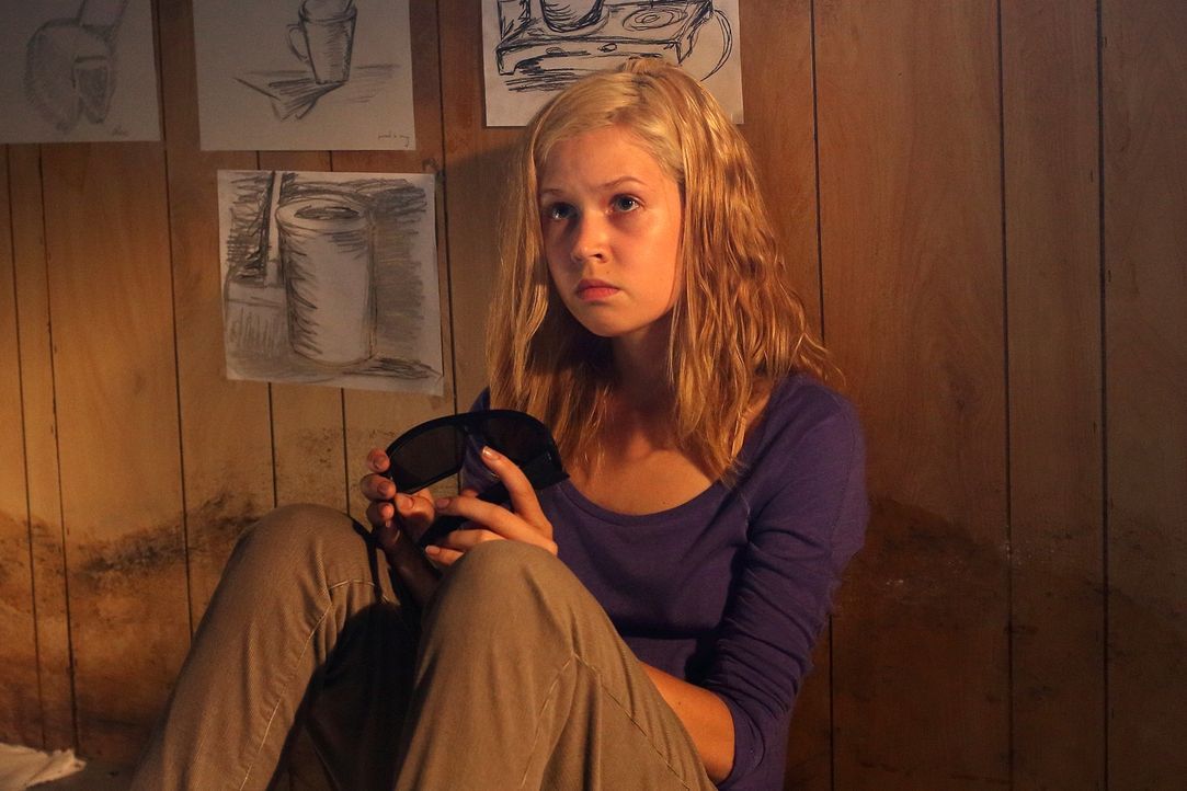 Was hat Isabelle Saunders (Jenessa Grant) mit Timothy Lawton zu tun - und welche Rolle haben die beiden beim Mord an Maya Henson gespielt? - Bildquelle: BetaFilm