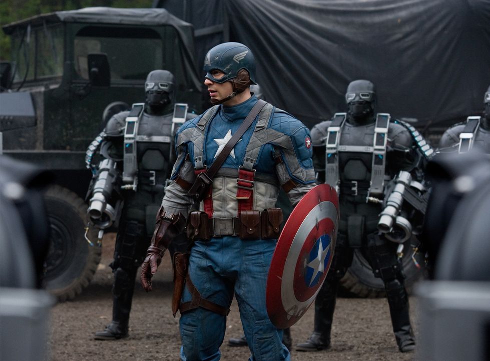 Fürchtet weder Tod noch Teufel: Captain America Steve Rogers (Chris Evans) ... - Bildquelle: TM &   2011 Marvel Entertainment, LLC & subs. All Rights Reserved.