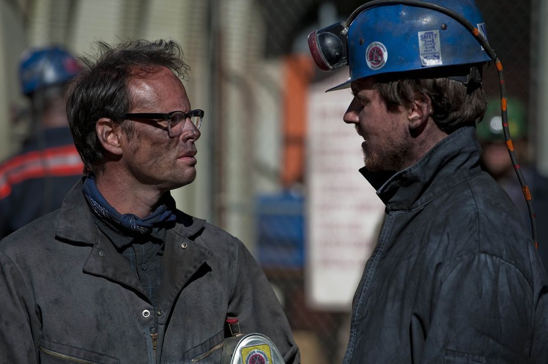 Kyle (Michael Mosley, r.) versucht Boyd (Walton Goggins, l.) auf die dunkle Seite seiner Vergangenheit zurückzuholen. Wird sich Boyd darauf einlass... - Bildquelle: Sony Pictures Television Inc. All Rights Reserved.