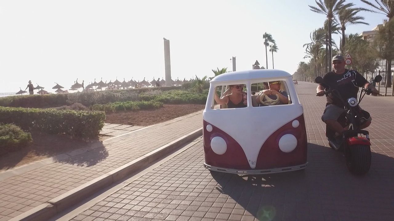 Deutsche machen am liebsten All-inclusive-Urlaub. Und wo? Natürlich auf Mallorca. Deshalb verschlägt es uns heute auf die Lieblingsinsel der Deutsch... - Bildquelle: kabel eins