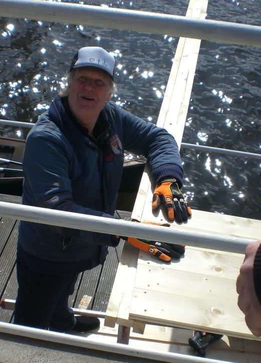 Schlagerstar Gunter Gabriel lebt seit einigen Jahren im Hamburg-Harburger Hafen auf einem Hausboot. Hier gibt es alle Hände voll zu tun ... - Bildquelle: kabel eins