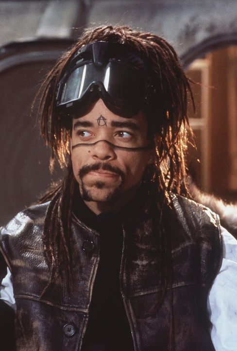 J-Bone (Ice-T) ist der Führer der Cyberspace-Guerilleros, die sich die Lo Teks nennen ... - Bildquelle: 20th Century Fox