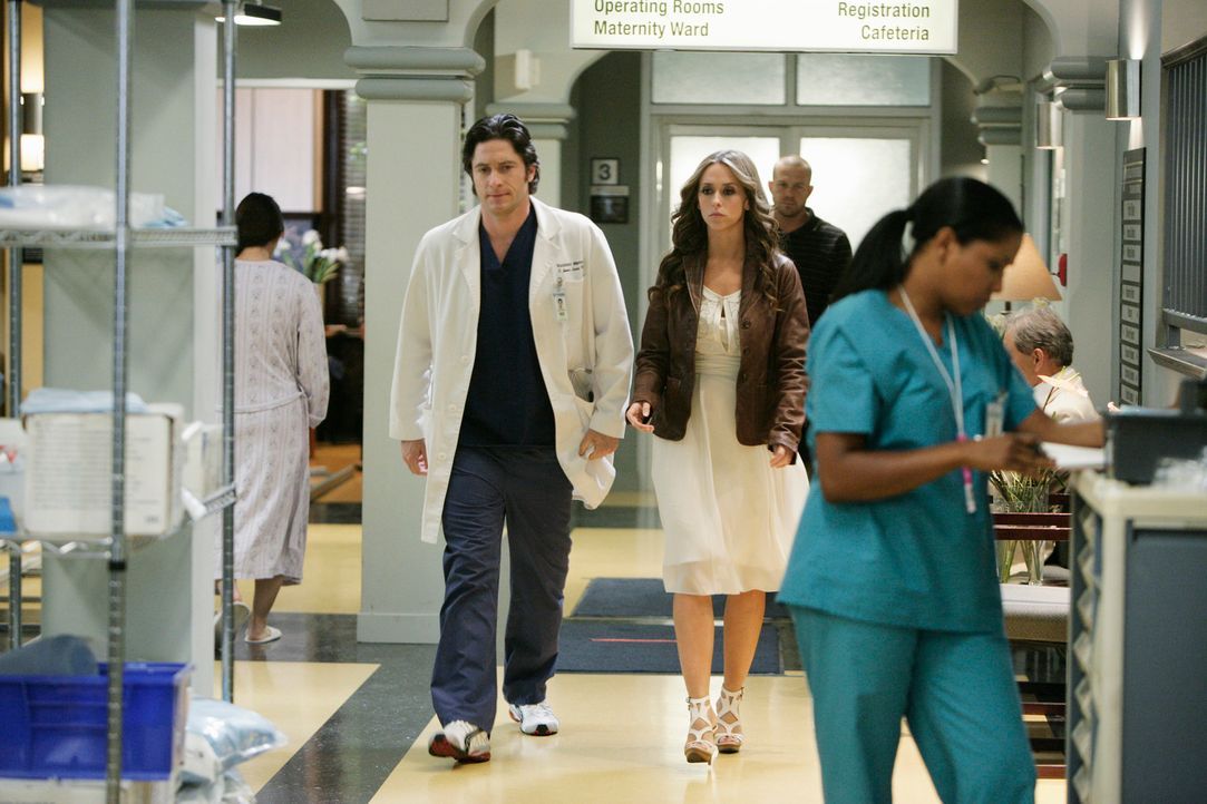 Nachdem Jim (David Conrad, l.) Melinda (Jennifer Love Hewitt, 3.v.l.) von einem seltsamen Vorfall im Krankenhaus erzählt hat, kommt sie auf seine St... - Bildquelle: ABC Studios