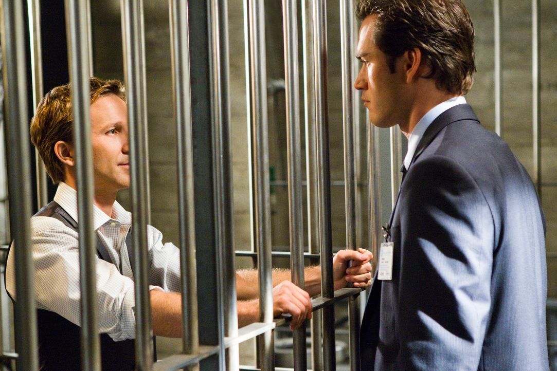 Was ist bloß mit Franklin (Breckin Meyer, l.) los? Sein Partner Bash (Mark-Paul Gosselaar, r.) muss ihn im Knast besuchen ... - Bildquelle: 2011 Sony Pictures Television Inc. All Rights Reserved.
