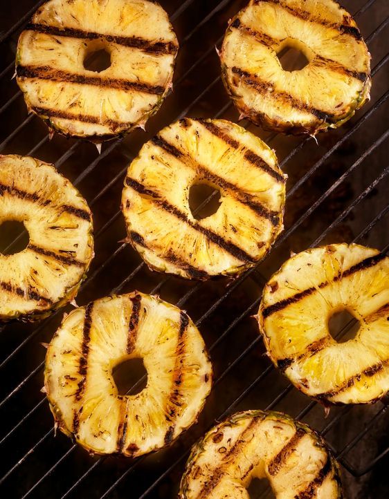 Gegrillte Ananas - Bildquelle: Lauri Patterson