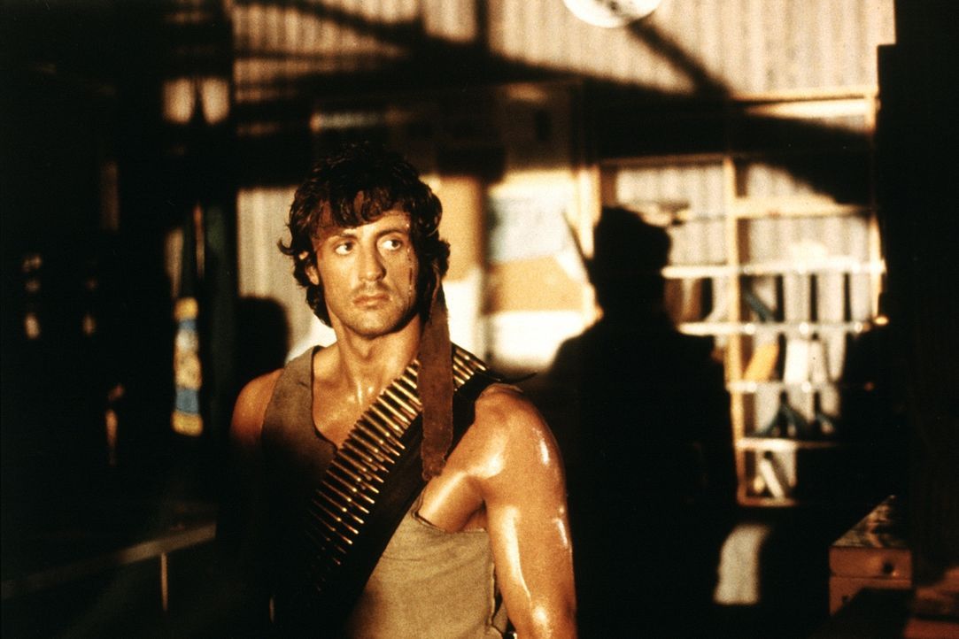 Top - Dschungelkämpfer Rambo (Sylvester Stallone) liefert seinen chancenlosen Verfolgern einen mörderischen Kampf ... - Bildquelle: 1982 STUDIOCANAL. All Rights Reserved.