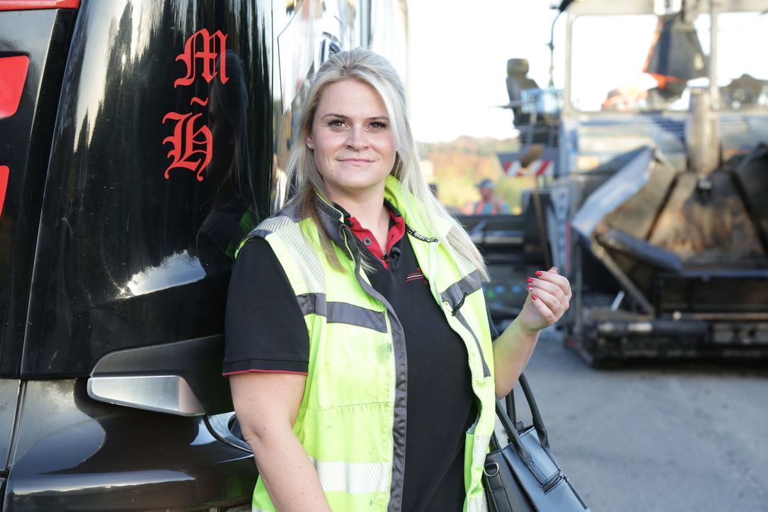 Christina Scheib aus Tegernsee ist ein neues Trucker Babe. Das Multitalent sitzt mit ihrem Teer-Truck zwischen den wohl männlichsten Berufen in Deut... - Bildquelle: kabel eins