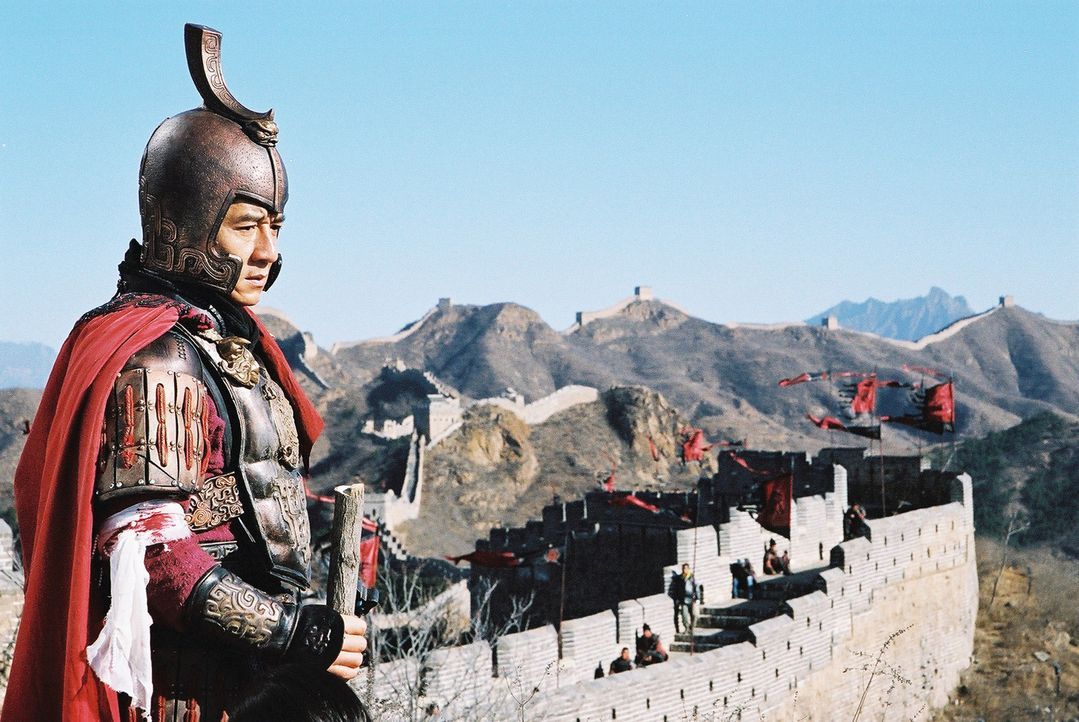 In seinen Träumen ist der Archäologe Dr. Jack Chan (Jackie Chan) ein seit 2000 Jahren toter, mächtiger chinesischer General ist, der sich auf ein... - Bildquelle: Splendid