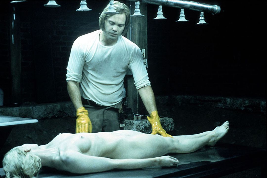 Immer wieder entführt der Psychopath Carl Stargher (Vincent D'Onofrio) junge Frauen, die er erst stundenlang in einer Glaszelle foltert, bevor er si... - Bildquelle: Kinowelt Filmverleih
